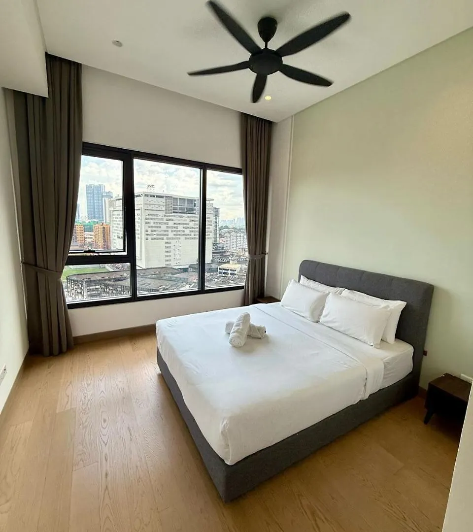 Sunset Infinity Escape Apartment At Lucentia Residence Куала-Лумпур