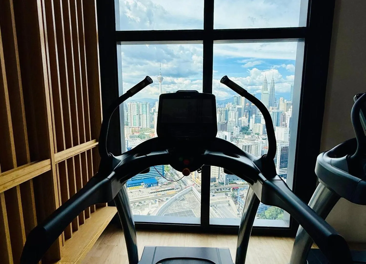 Sunset Infinity Escape Apartment At Lucentia Residence Kuala Lumpur